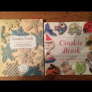 Cookie decorating books. Never used